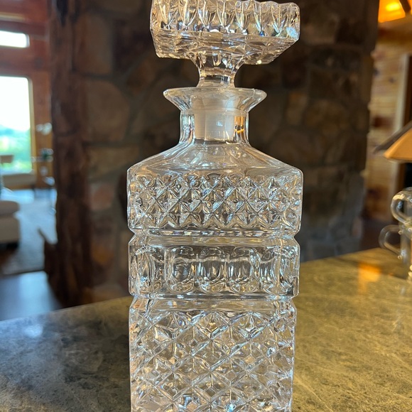 Thick crystal whiskey decanter - Picture 4 of 5